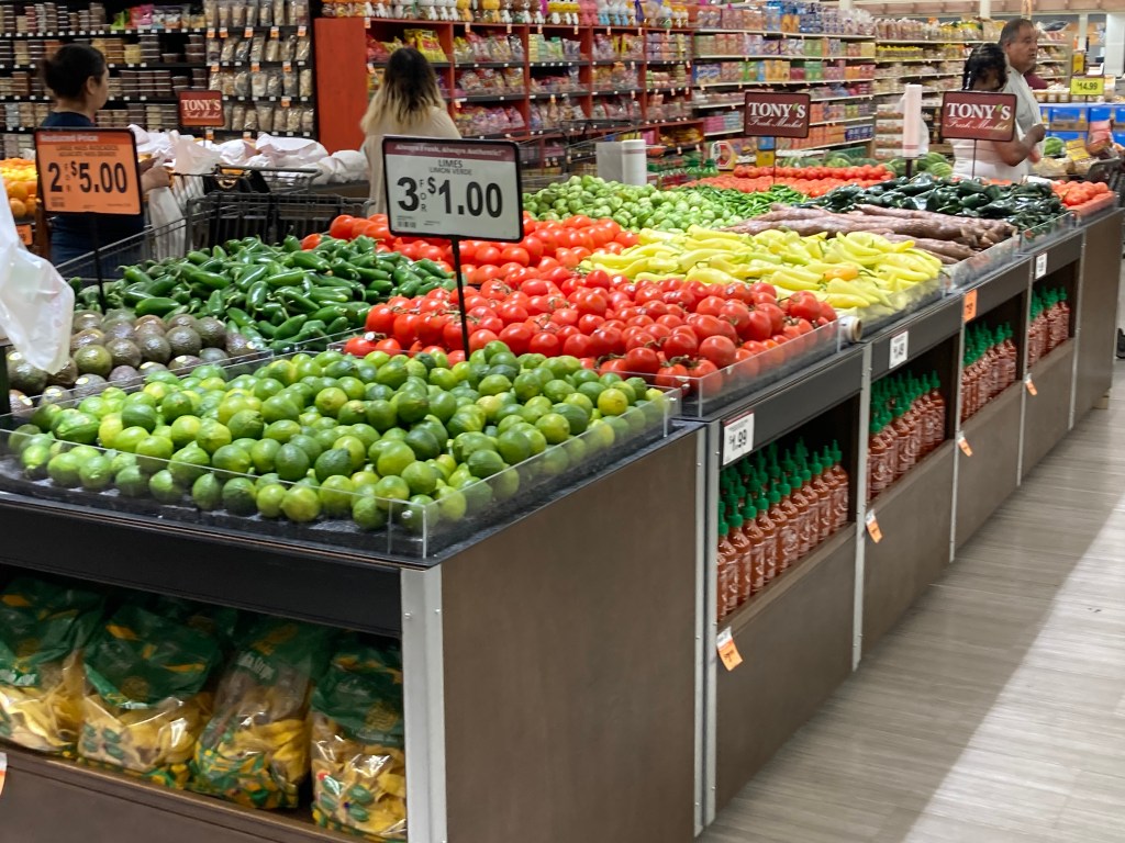 Lake County grocery shoppers have many food choices